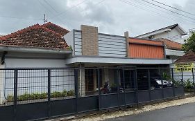 Jatiwinangun Homestay near GOR Satria Purwoketo RedPartner